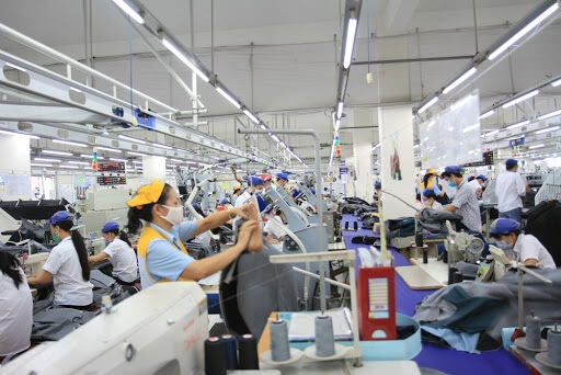 Đèn tuýp led phù hợp chiếu sáng cho các xưởng may công nghiệp